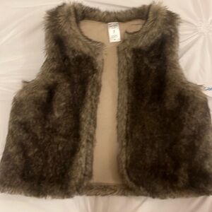 NWT girls faux fur vest